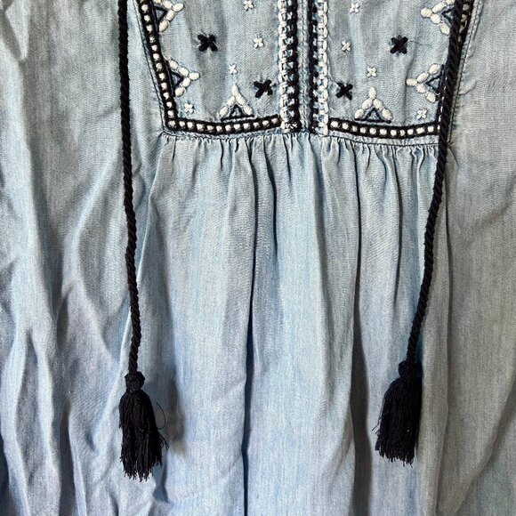 H&M embroidered chambray dress - Picture 3 of 5